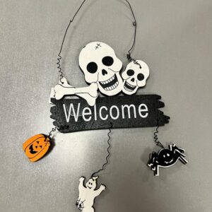 Insegna di halloween "welcome" in legno da appendere